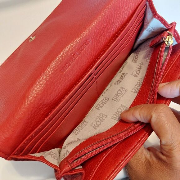 Michael Kors Fulton Soft Leather Red Flap Continental Wallet Gold Tone Logo - Picture 9 of 12